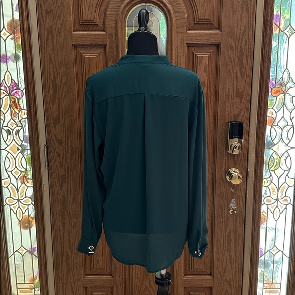 069 AMISU Dark Green Lace Front Top - Picture 3 of 8